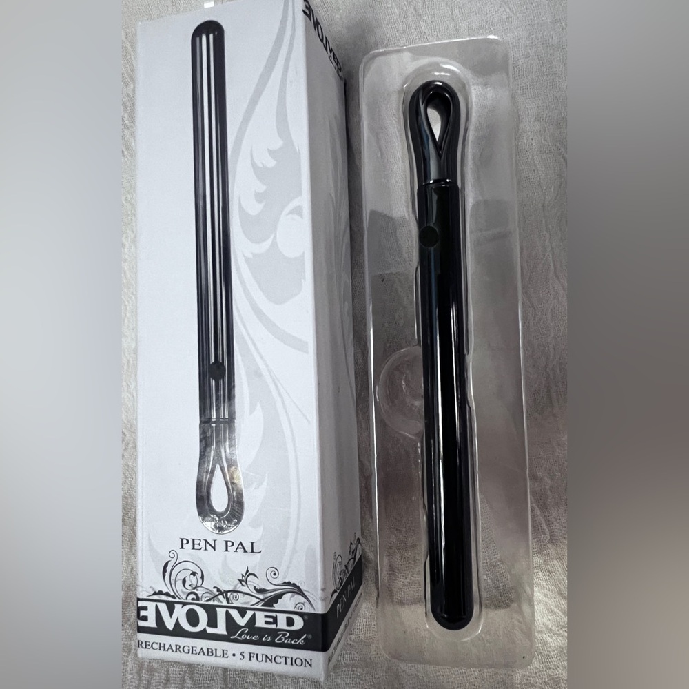 Evolved Novelties Pen Pal sleek mini vibe.  New with packaging.